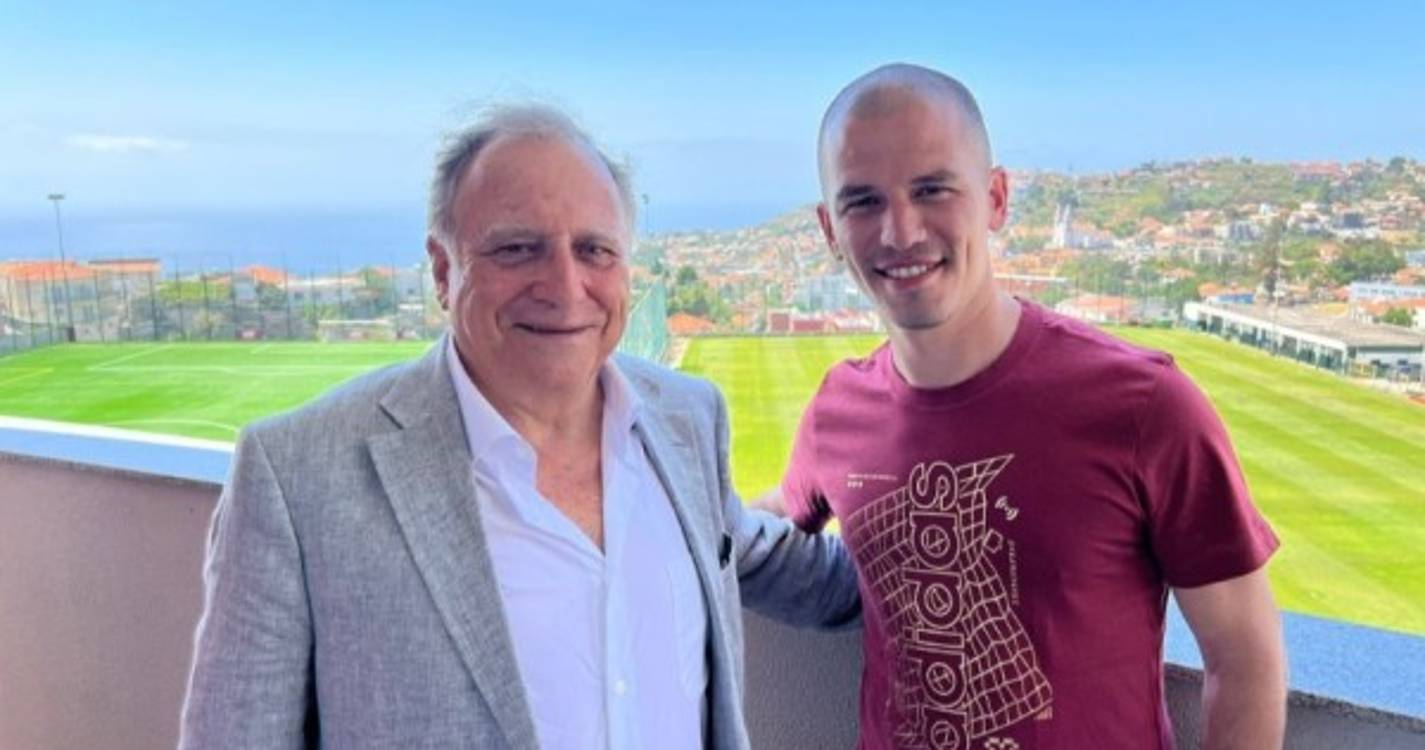 Árbitro Víctor Gomes visitou complexo do Marítimo