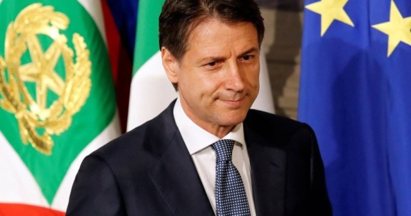Primeiro-ministro italiano apresenta demissão