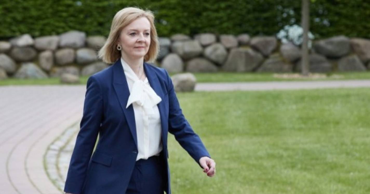 Ucrânia: Governo britânico reforça sanções económicas a companhias aéreas russas