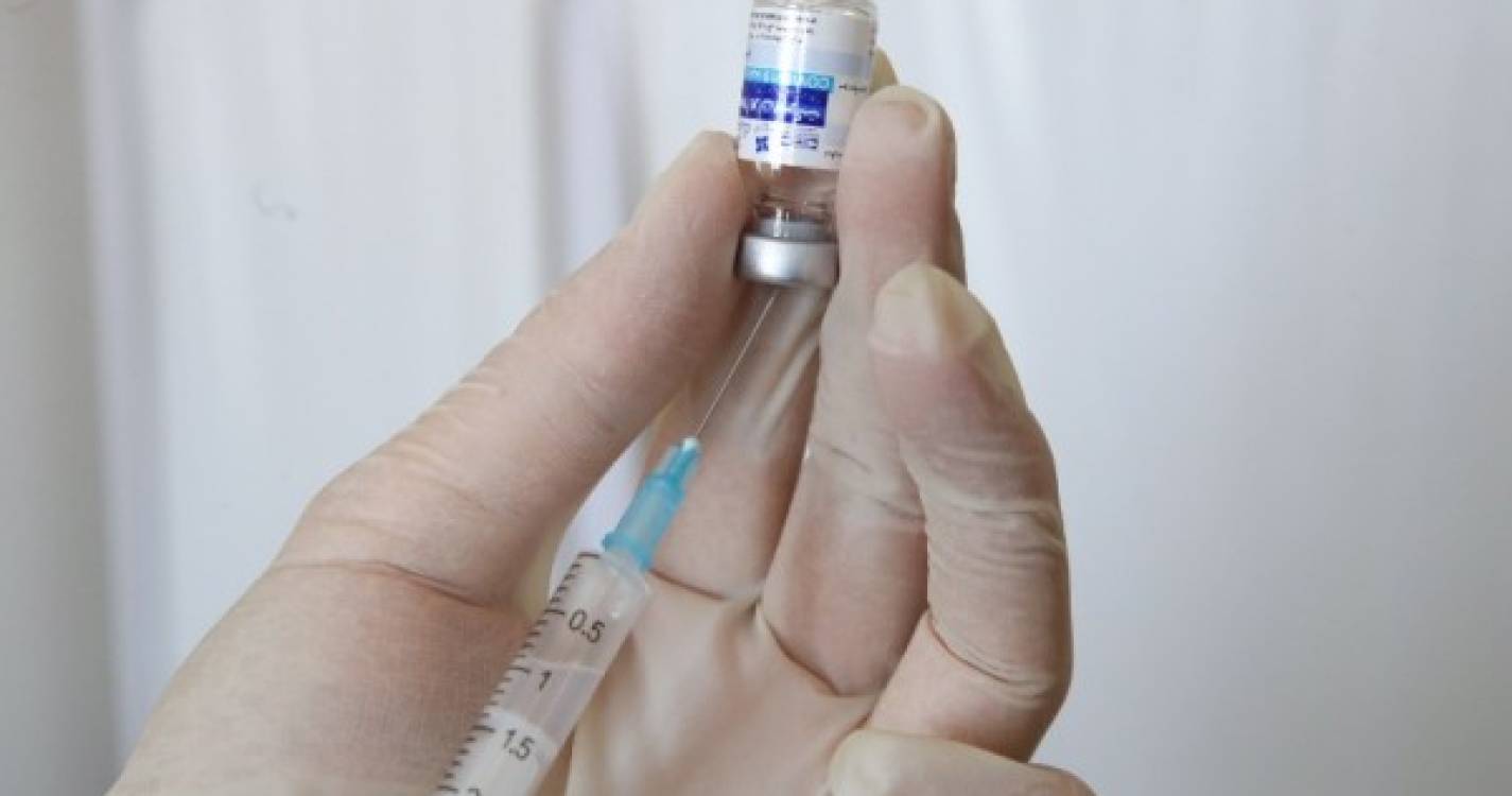 Covid-19: Áustria vai acabar com vacinação obrigatória