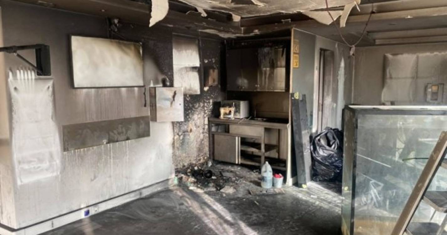 Estúdio de tatuagens na Ajuda mostra estragos da explosão