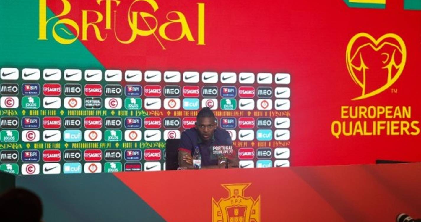 Rafael Leão diz que sempre pensou em continuar no AC Milan