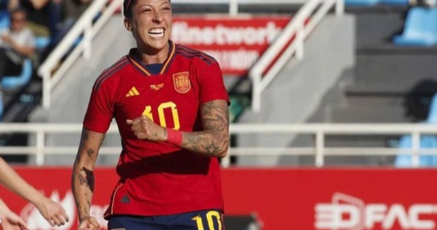 Hermoso rejeita ideia de beijo consentido e campeãs do Mundo recusam ser convocadas