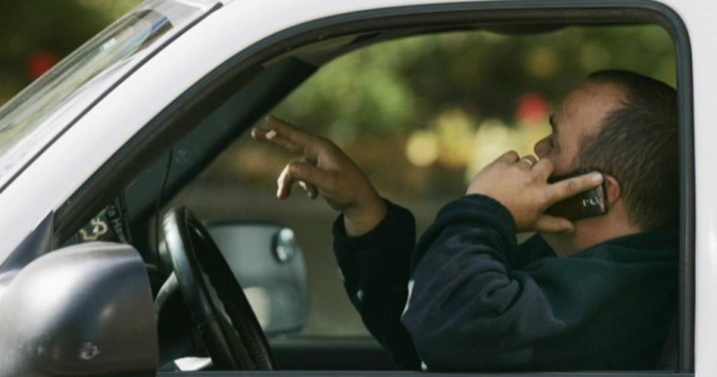 Oito condutores ‘apanhados’ ao telemóvel na Região