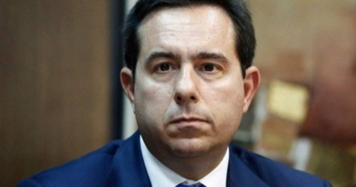 Ministro grego demite-se após tirar férias durante os violentos incêndios