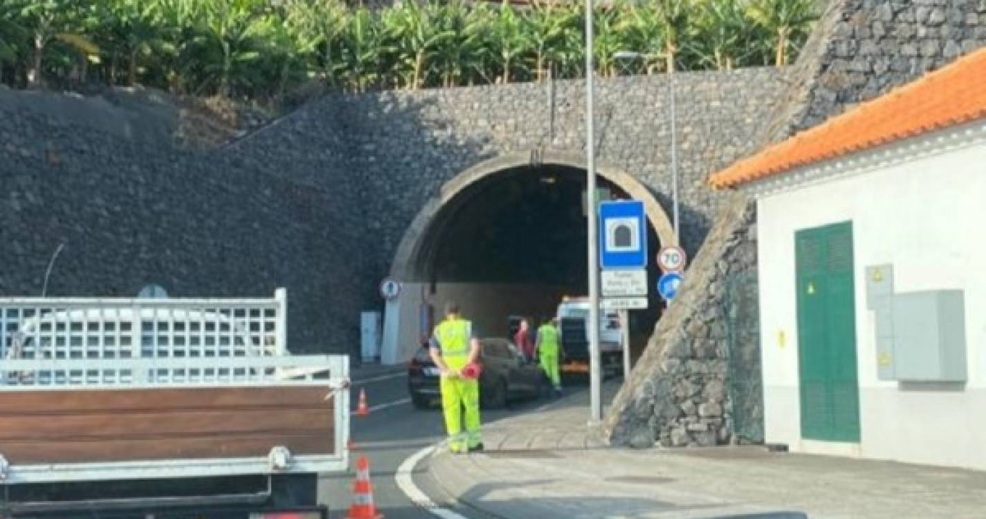 Despiste na entrada do túnel Madalena do Mar resultou em danos materiais