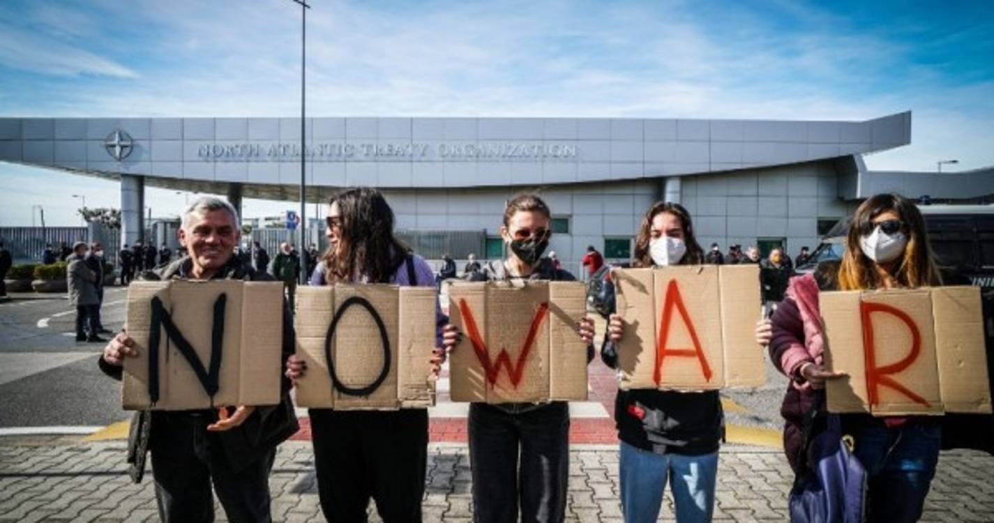Ucrânia: União Europeia envia ajuda, Alemanha e França mandam sair cidadãos
