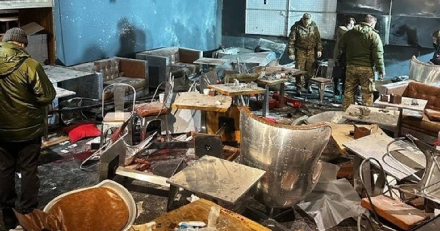 Conhecido 'blogger' militar russo morto em explosão num café na Rússia