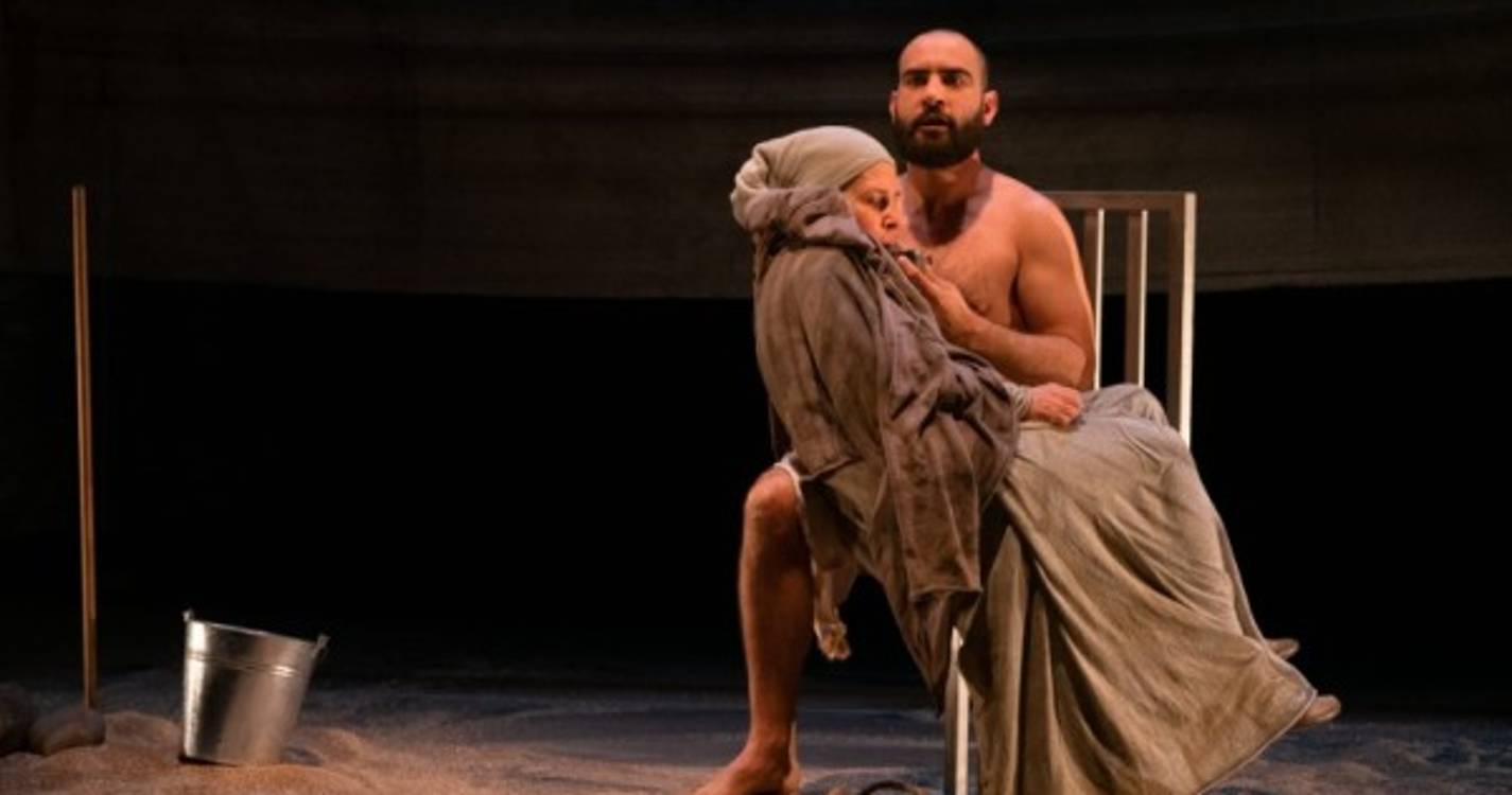 Estreou novo espetáculo ‘O Infinito Estrangeiro’ com encenação de Ricardo Brito