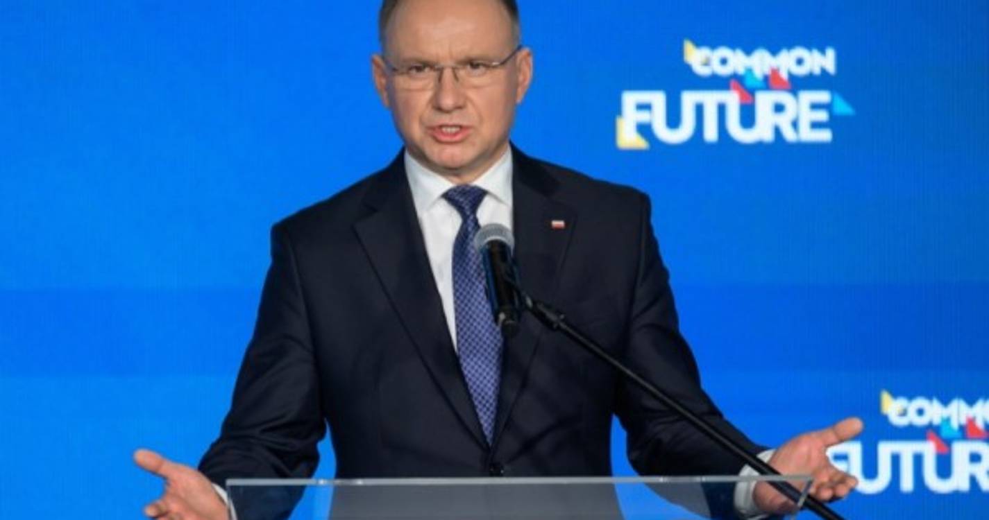 Ucrânia: Polónia mantém bloqueio a cereais ucranianos, mas quer aumentar trânsito