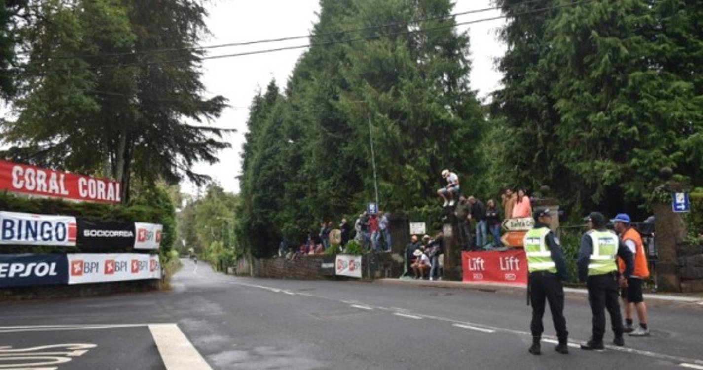 Segundo dia de Rali Vinho Madeira inicia-se com piso húmido em várias zonas