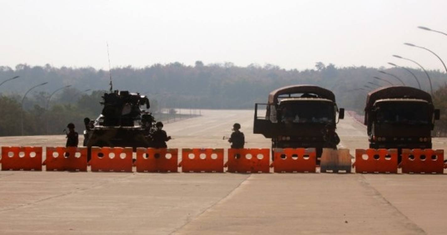 Myanmar: Som de buzinas e panelas em protesto contra golpe militar