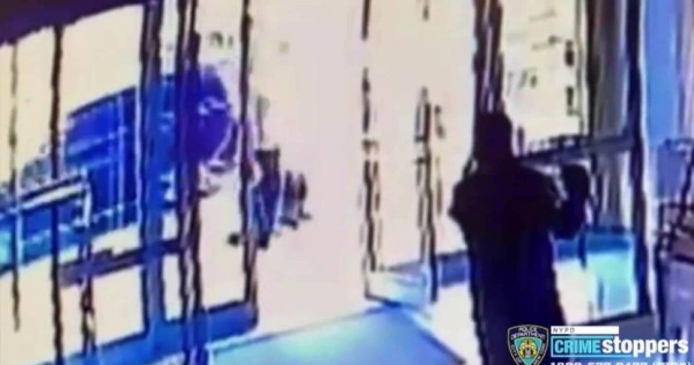 Polícia deteve suspeito de espancar mulher asiática em Nova Iorque