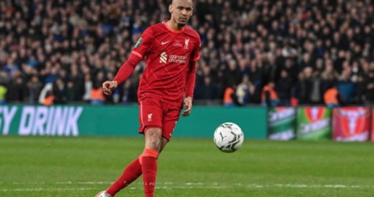 LC: Fabinho e Thiago Alcântara na comitiva do Liverpool e aptos para a final