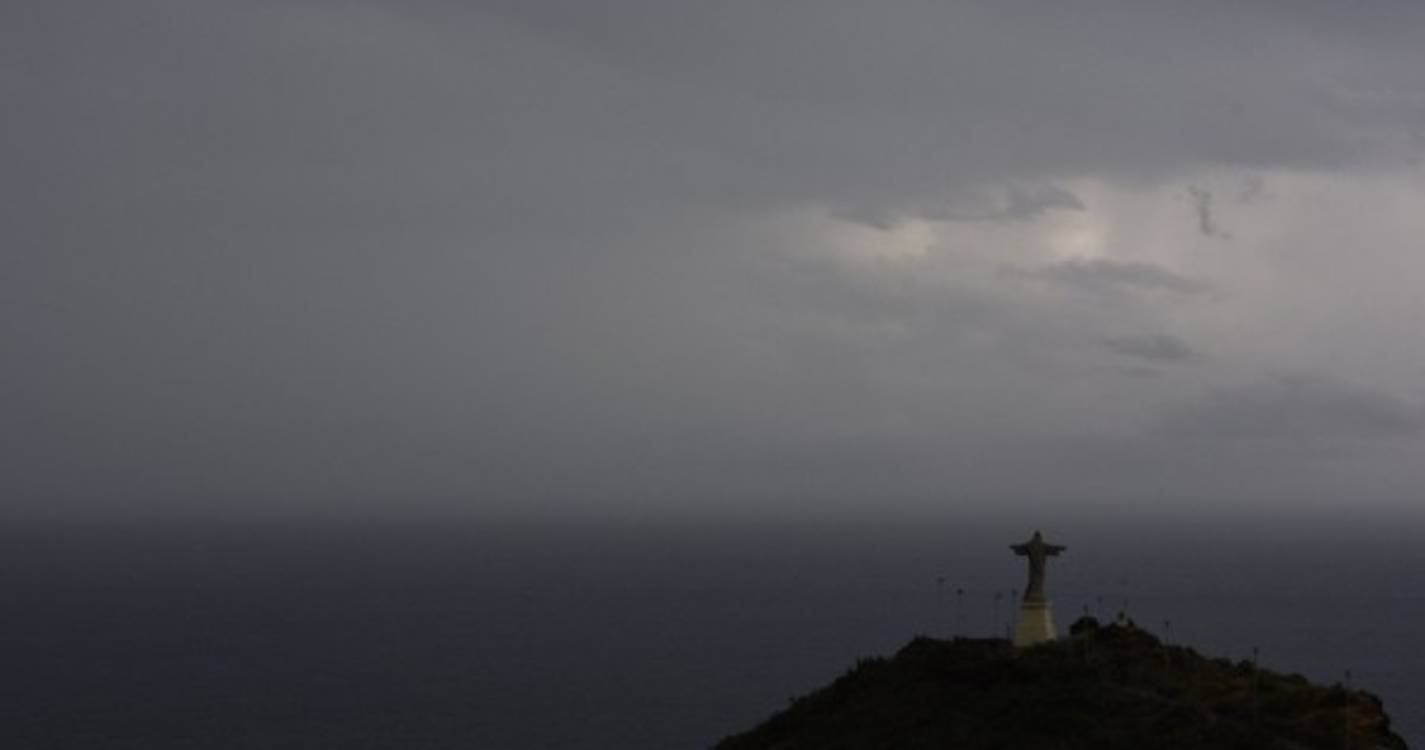 Tempo muda a partir de hoje e estão previstos aguaceiros para esta tarde