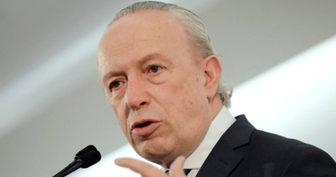 Presidente da República deve ponderar dissolução do Parlamento, afirma Santana Lopes