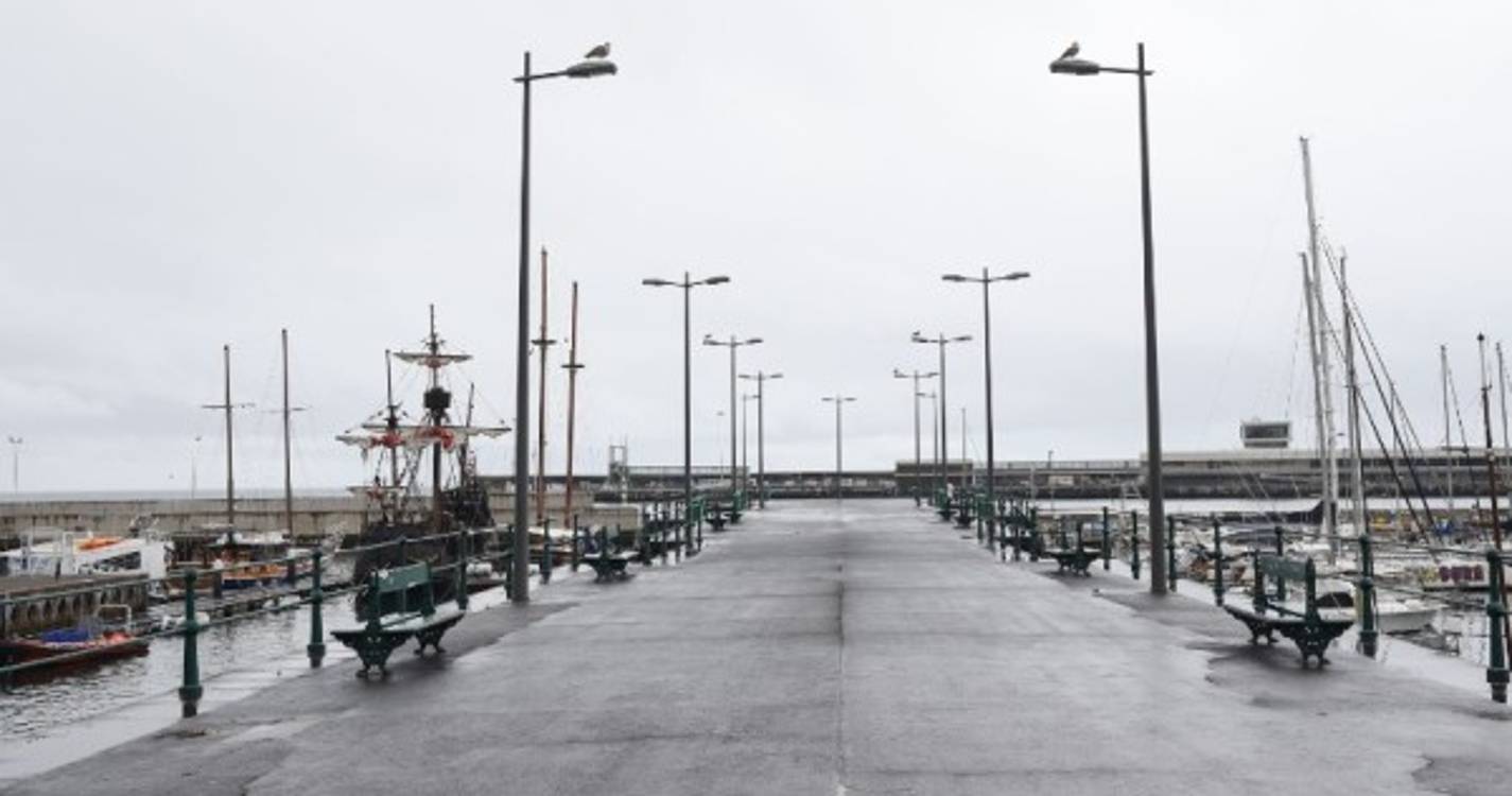 Corpo de mulher avistado a boiar junto ao cais do Funchal