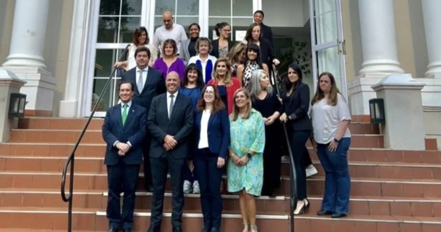 Trabalhadores em missões diplomáticas com mecanismo de câmbio alterado