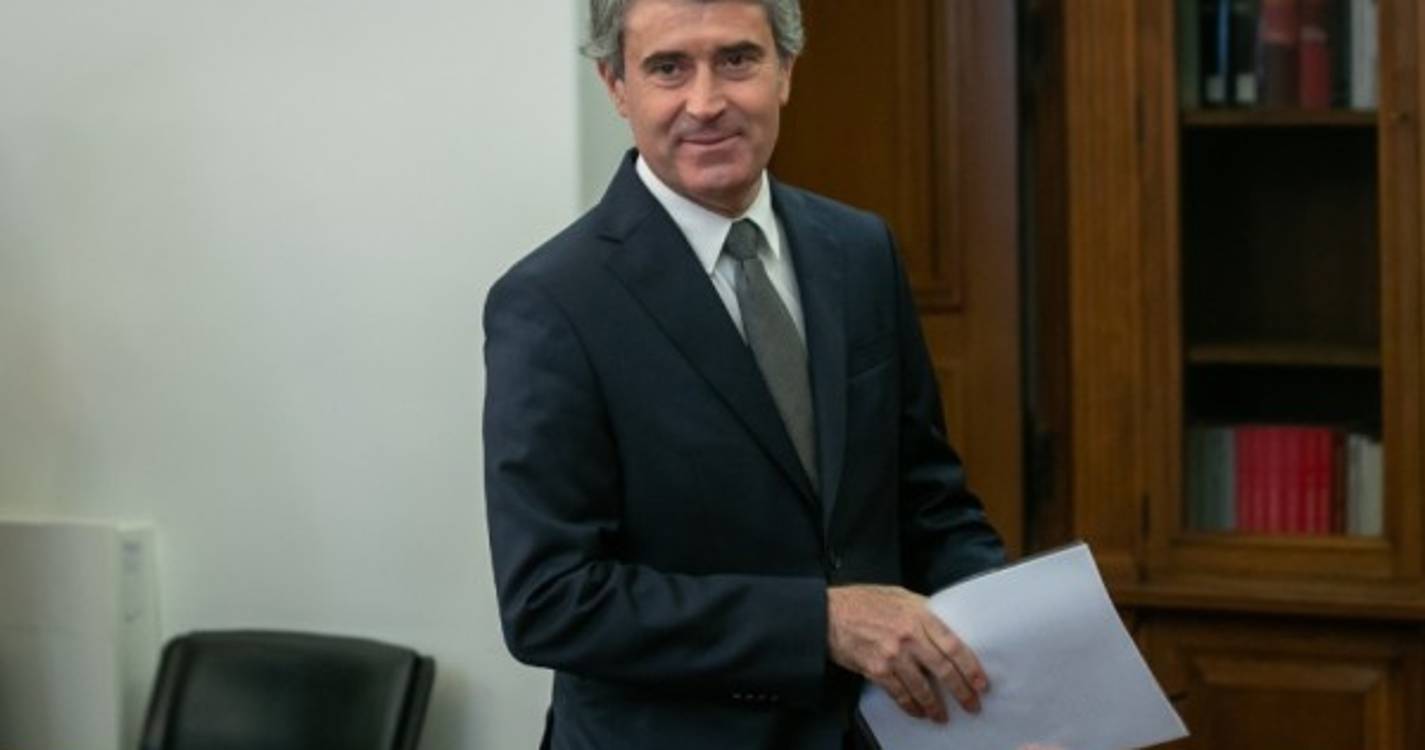 Ministro homenageia bombeiros e expressa solidariedade "incondicional"