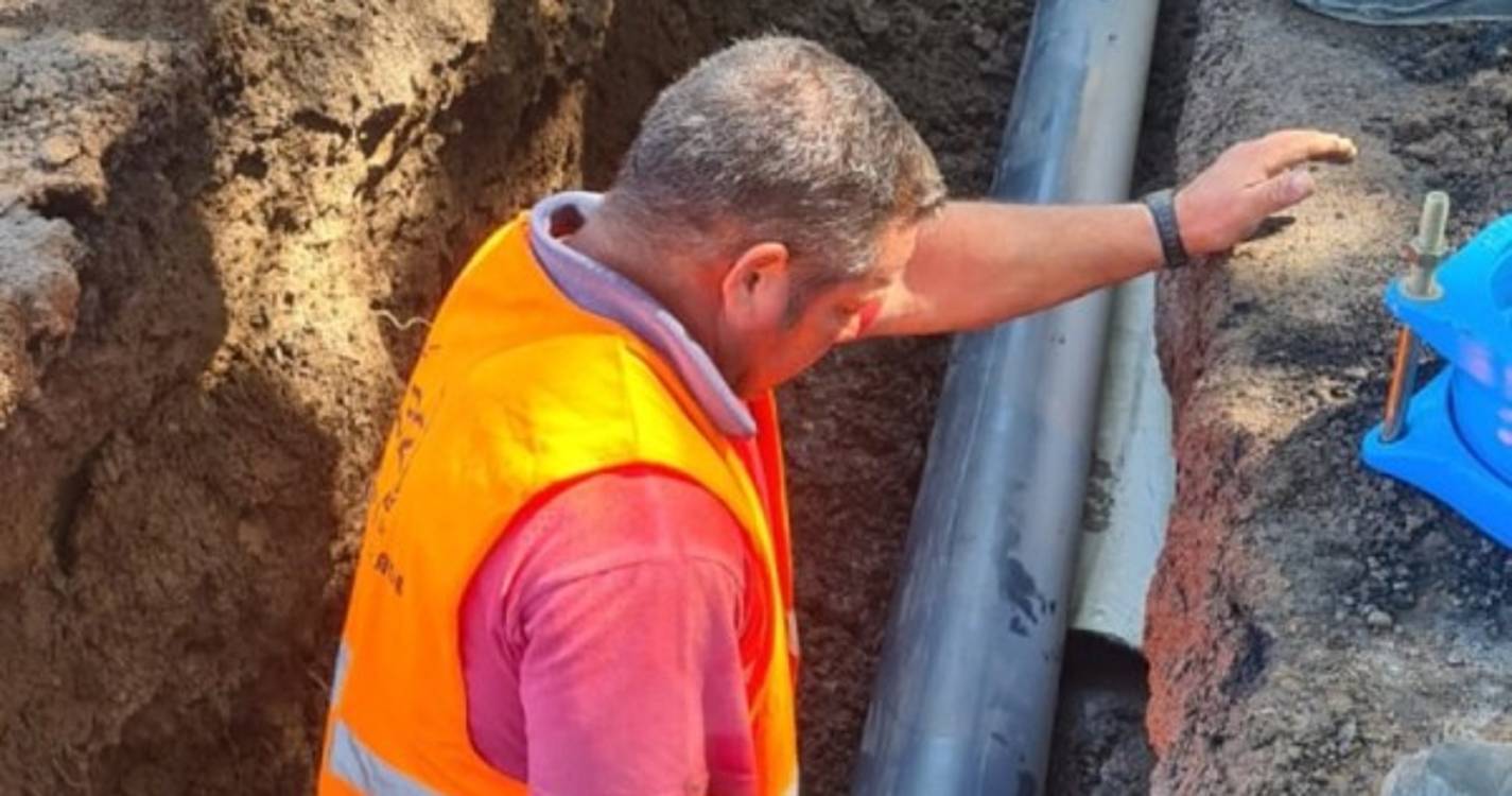 Rotura da conduta elevatória de águas residuais na Rua do Gorgulho já está reparada