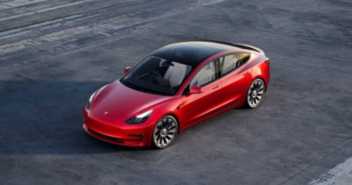 Tesla chama à oficina quase 200.000 veículos na China