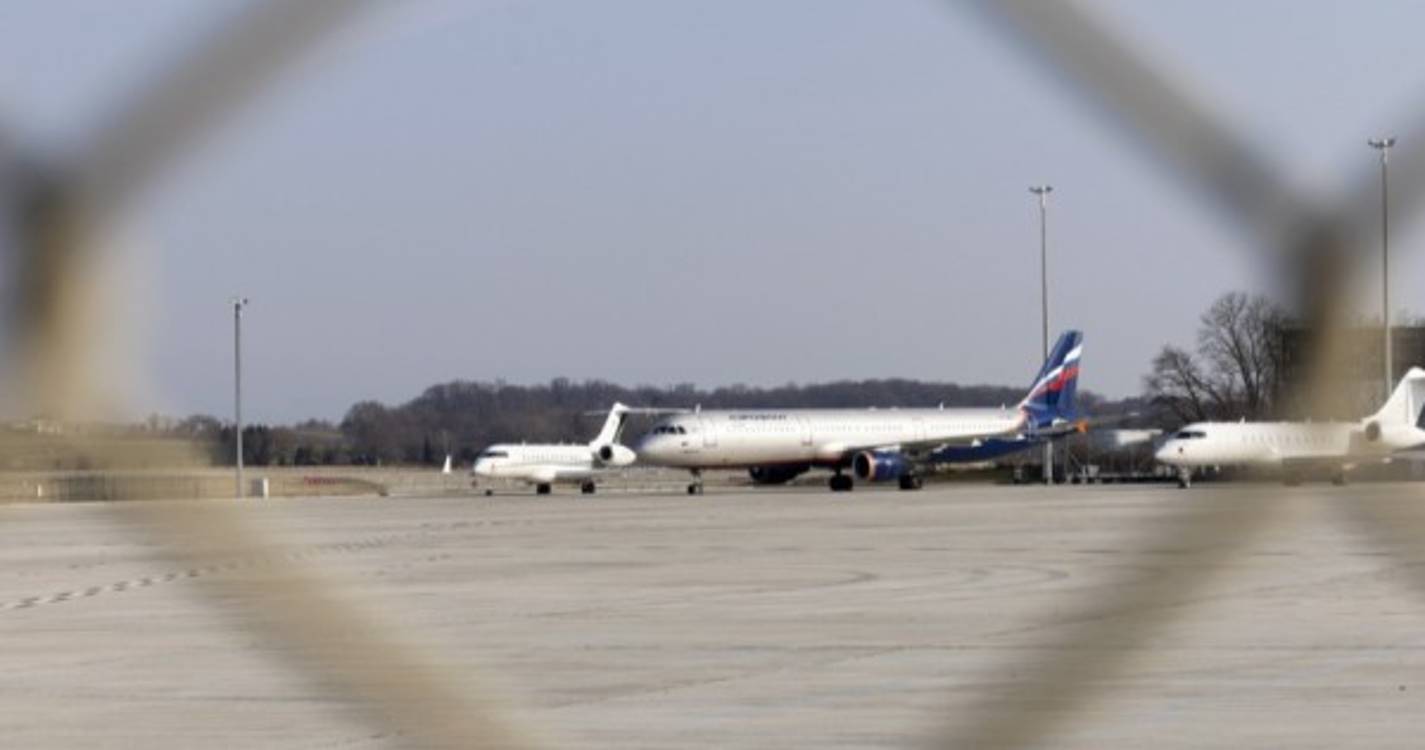 Ucrânia: Rússia prolonga fecho de aeroportos próximos da fronteira ucraniana