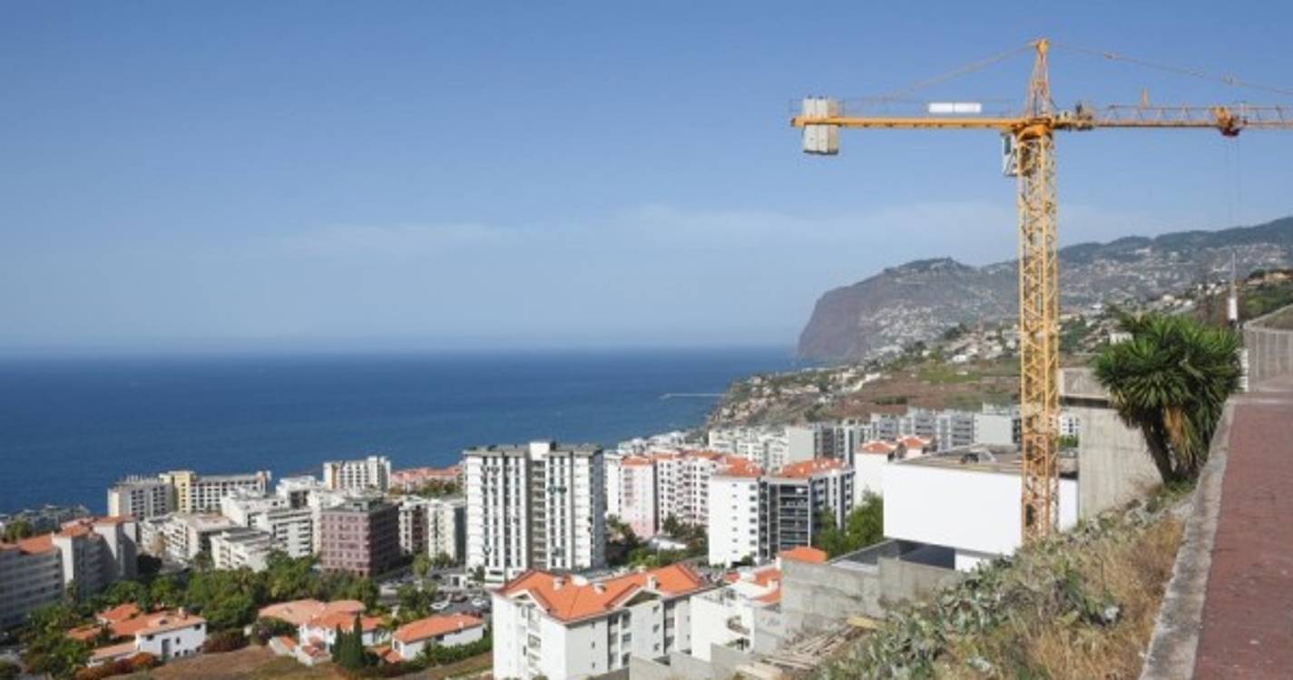 270 edifícios licenciados nos primeiros seis meses do ano, mais 15,9%