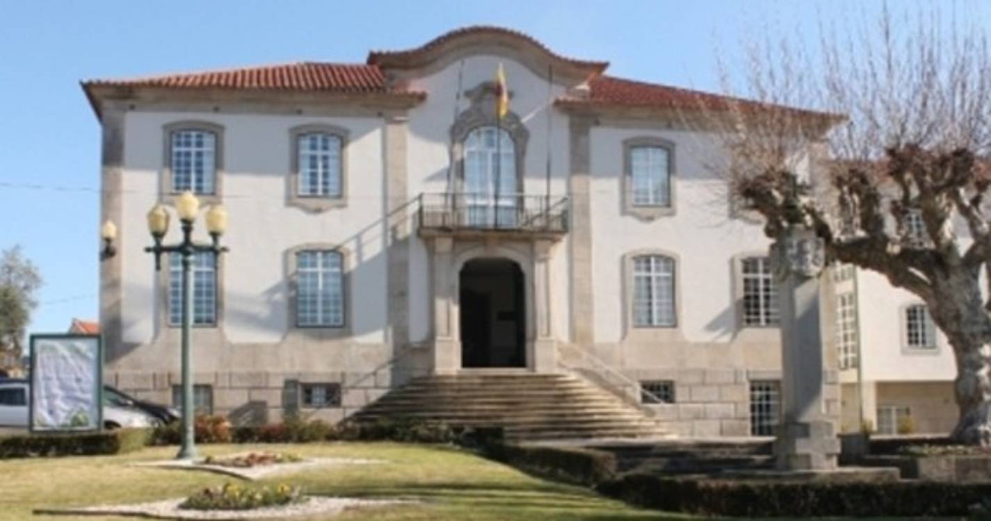 Câmara de Vouzela retira aviso sobre mulheres menstruadas na piscina