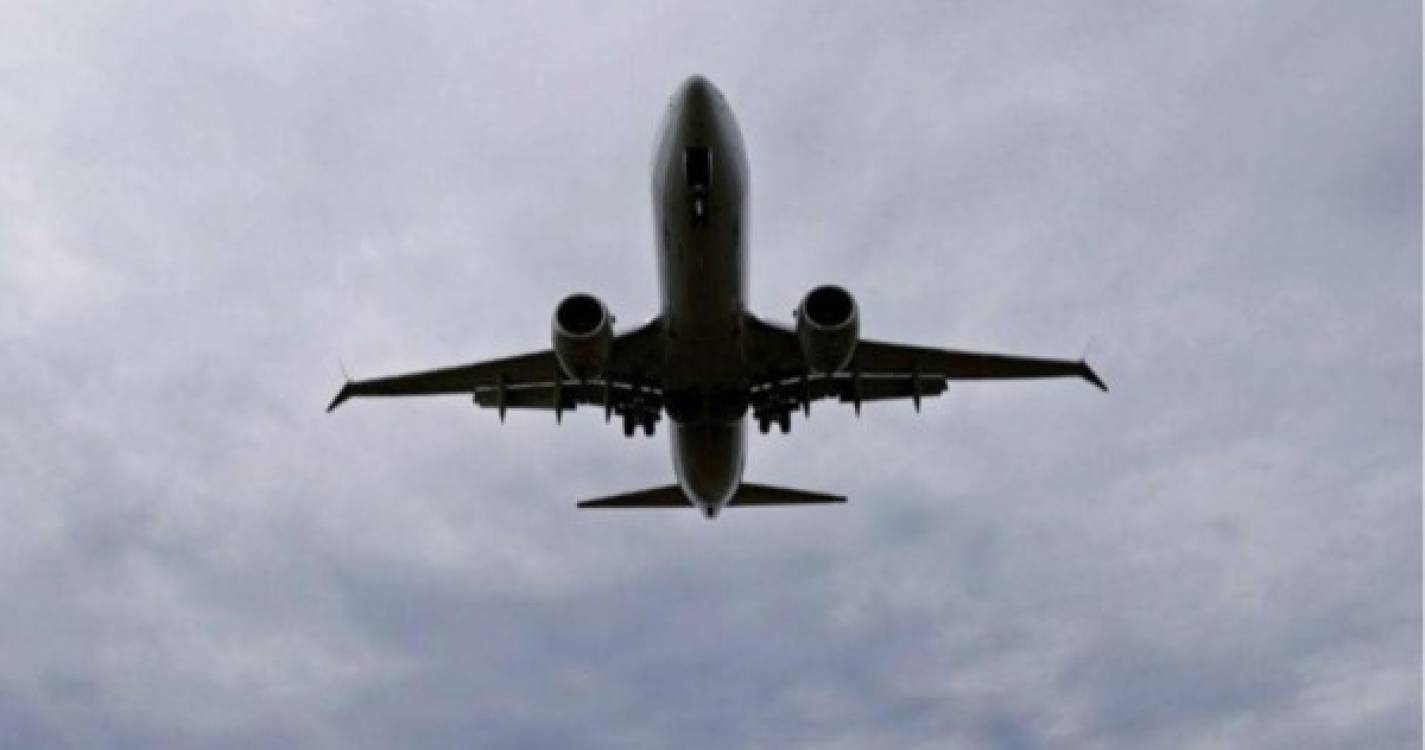 Passageiro de voo com destino à Madeira fumou na casa de banho do avião