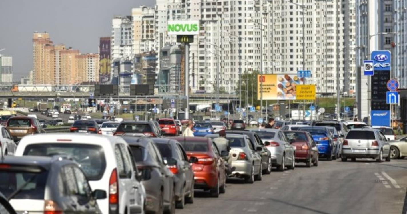 Ucrânia: Governo vai receber combustível da Polónia e apela à Europa para ajudar