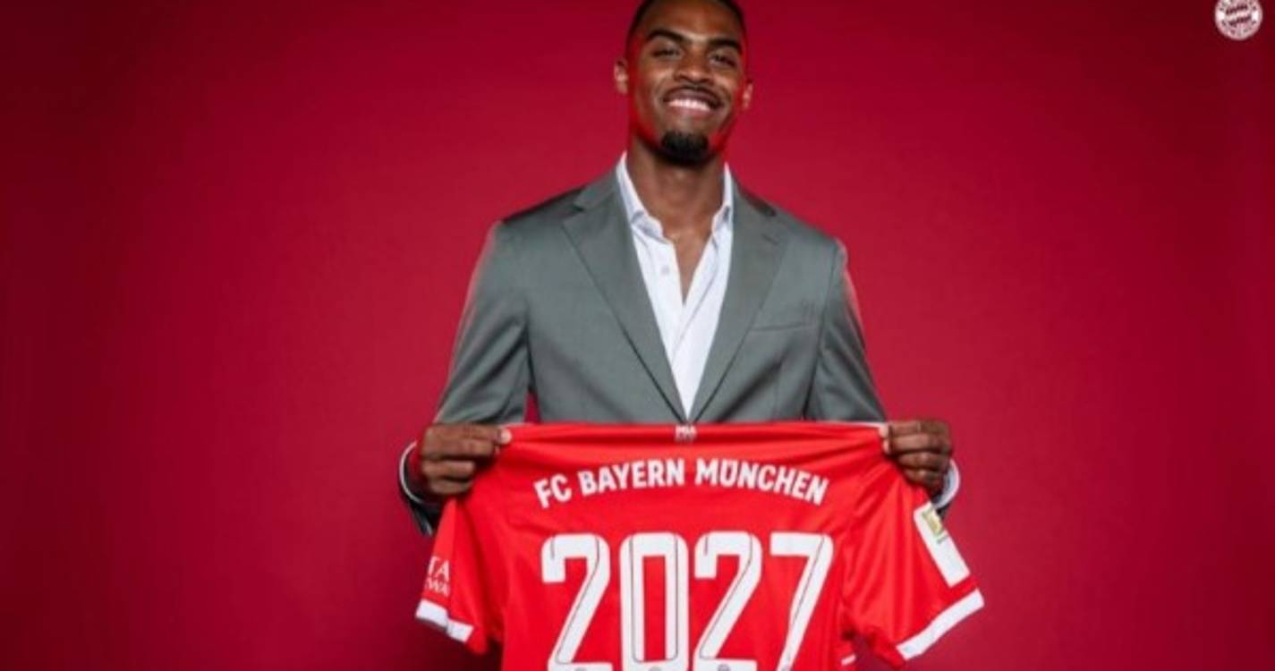 Bayern Munique contrata médio internacional neerlandês Ryan Gravenberch ao Ajax