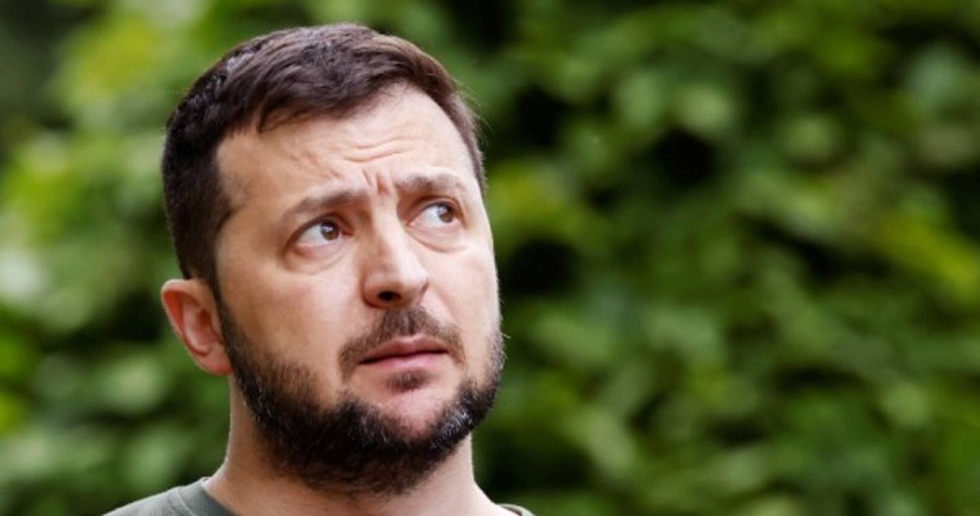 Ucrânia: Avião de Zelensky aterrou numa base aérea próxima de Washington