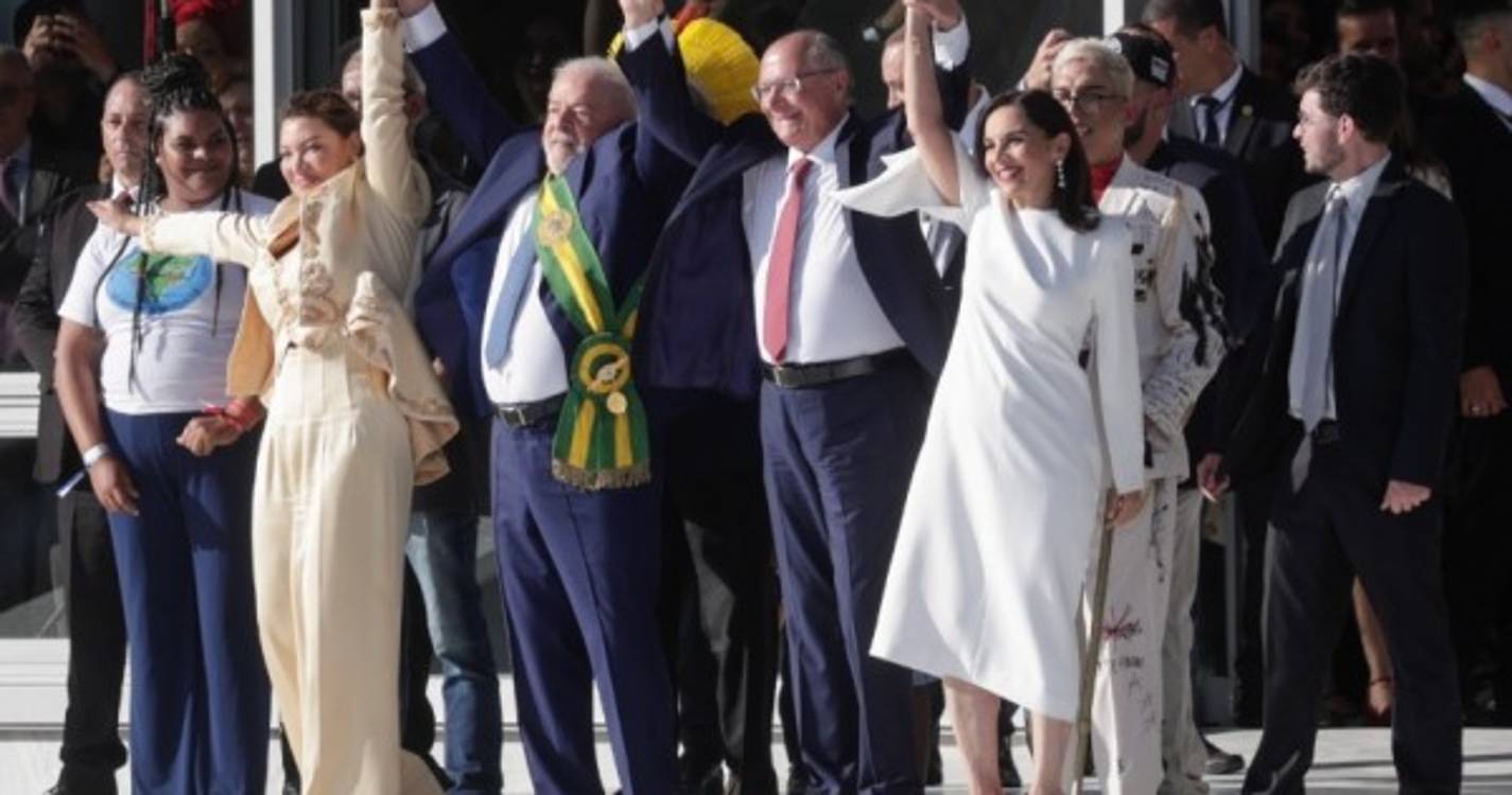 Lula da Silva recebe a faixa presidencial do Brasil