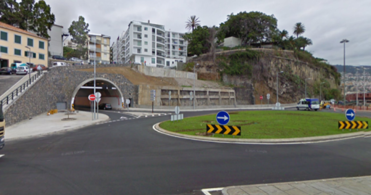 Rua Carvalho Araújo e túnel da Pontinha encerrados