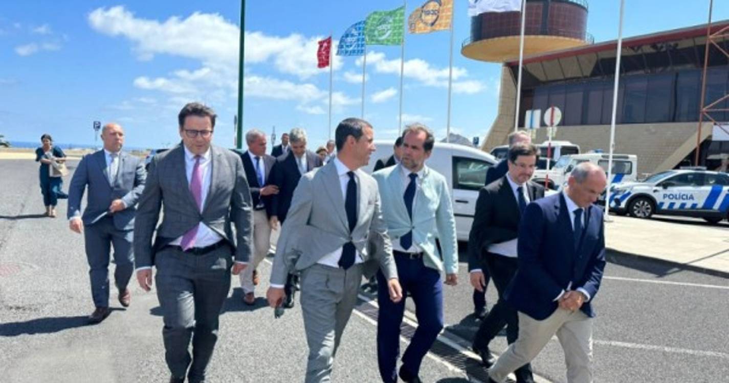Ministro Galamba já está no Porto Santo com Miguel Albuquerque (com fotos)