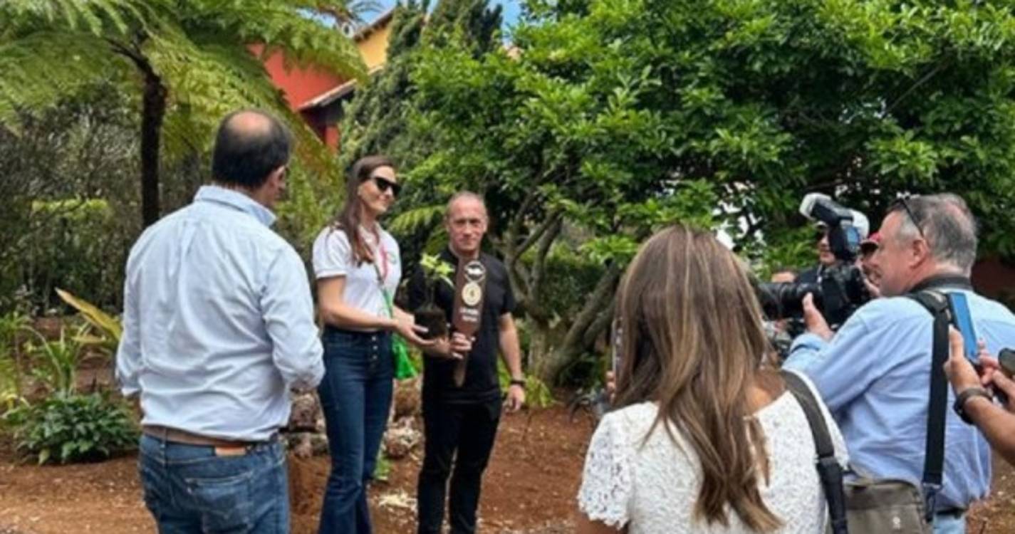 Clube da Ferrari plantou árvore na Quinta do Furão