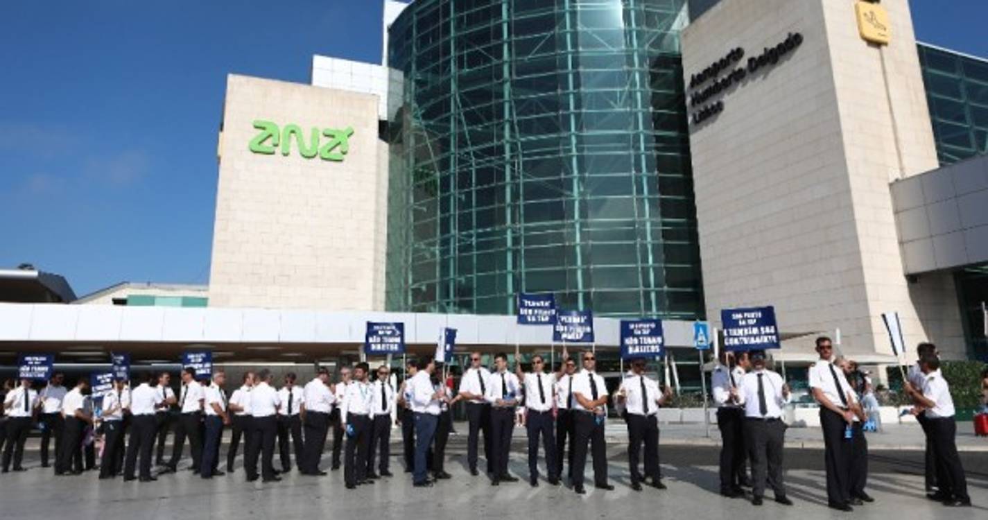 TAP: Mais de 400 pilotos protestam contra "injustiças" na gestão