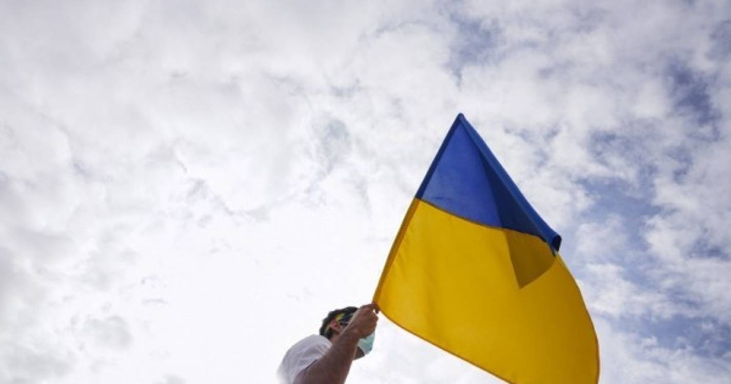 Ucrânia: Forças russas em Mariupol destroem edifícios todos os dias desde maio