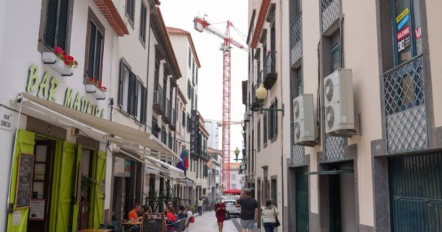 Falta de água na Rua Direita surpreende comerciantes