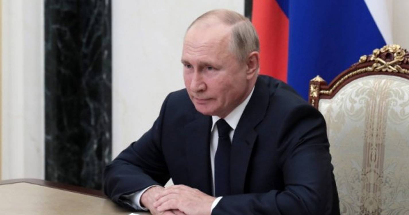 Ucrânia: Putin lança exercícios militares com mísseis balísticos