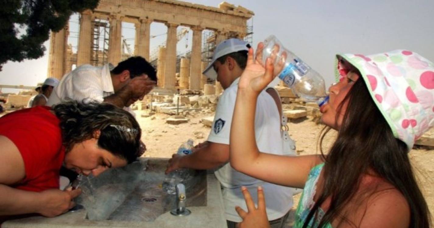 Grécia enfrenta pior vaga de calor dos últimos 30 anos - Governo