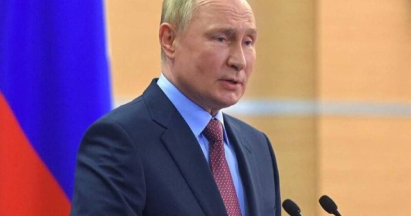 Presidente russo Vladimir Putin avisa que é impossível isolar a Rússia