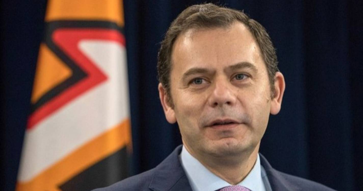 Governo "não tem sido sério" na gestão do preço dos combustíveis - Montenegro