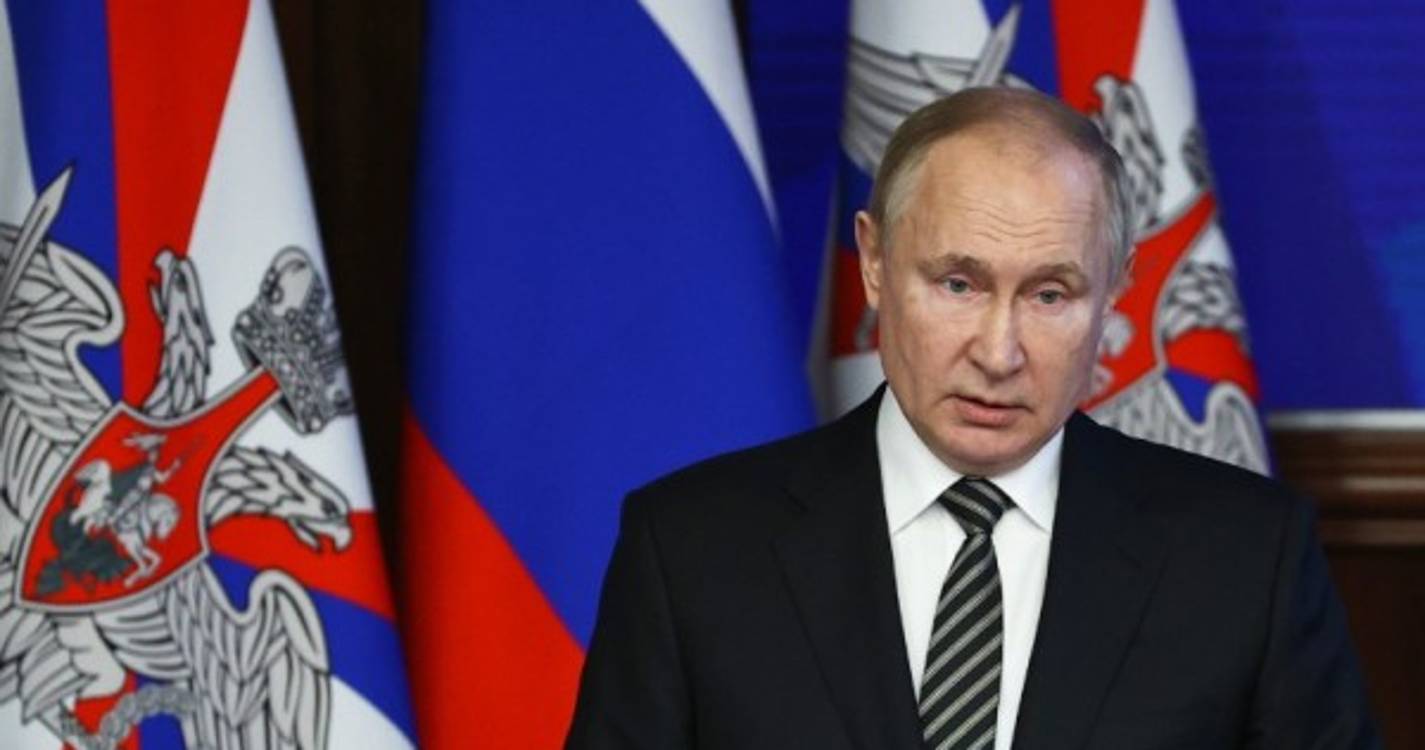 Putin promete resposta "militar e técnica" em caso de ameaças ocidentais