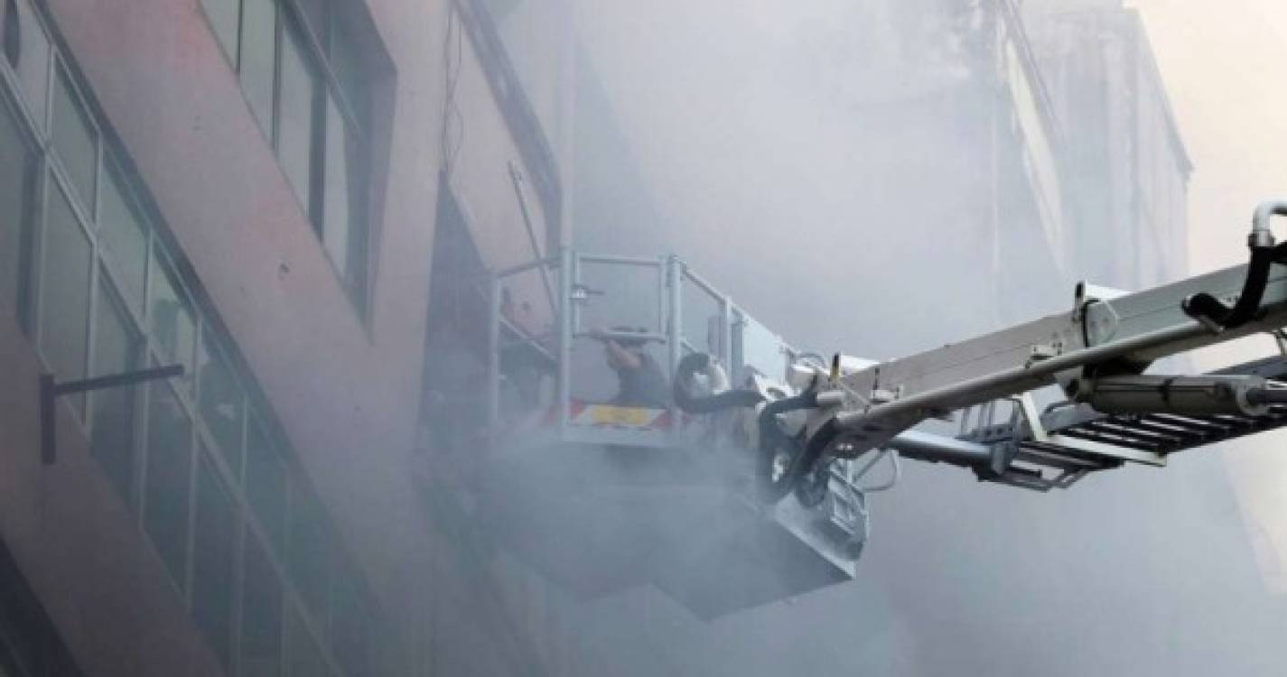Pelo menos 10 mortes num incêndio num edifício na província chinesa de Xinjiang
