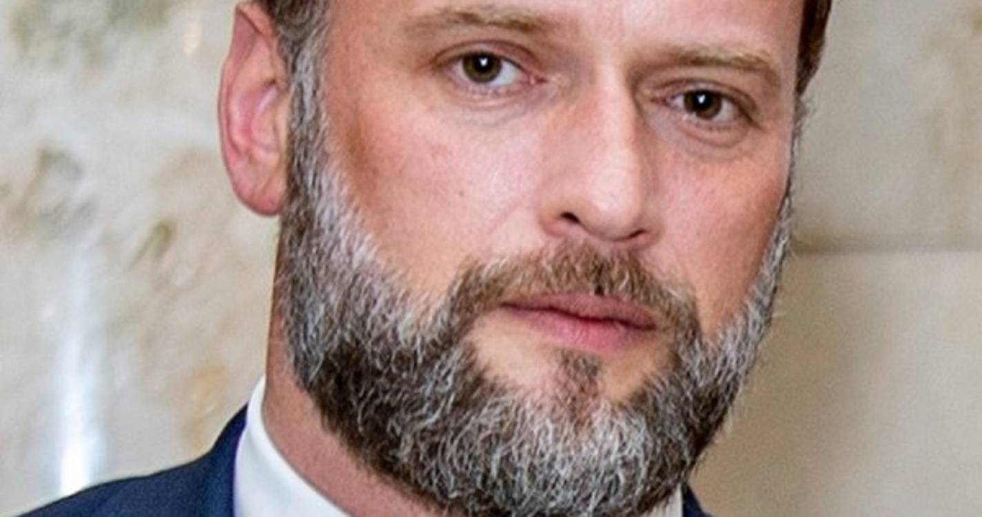 Ministro da Defesa croata demitido após provocar acidente rodoviário