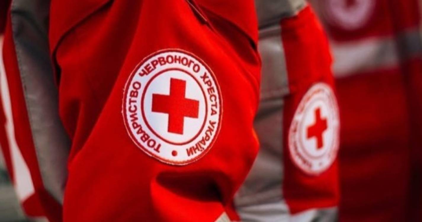 Ucrânia: Equipa da Cruz Vermelha libertada pela polícia perto de Mariupol