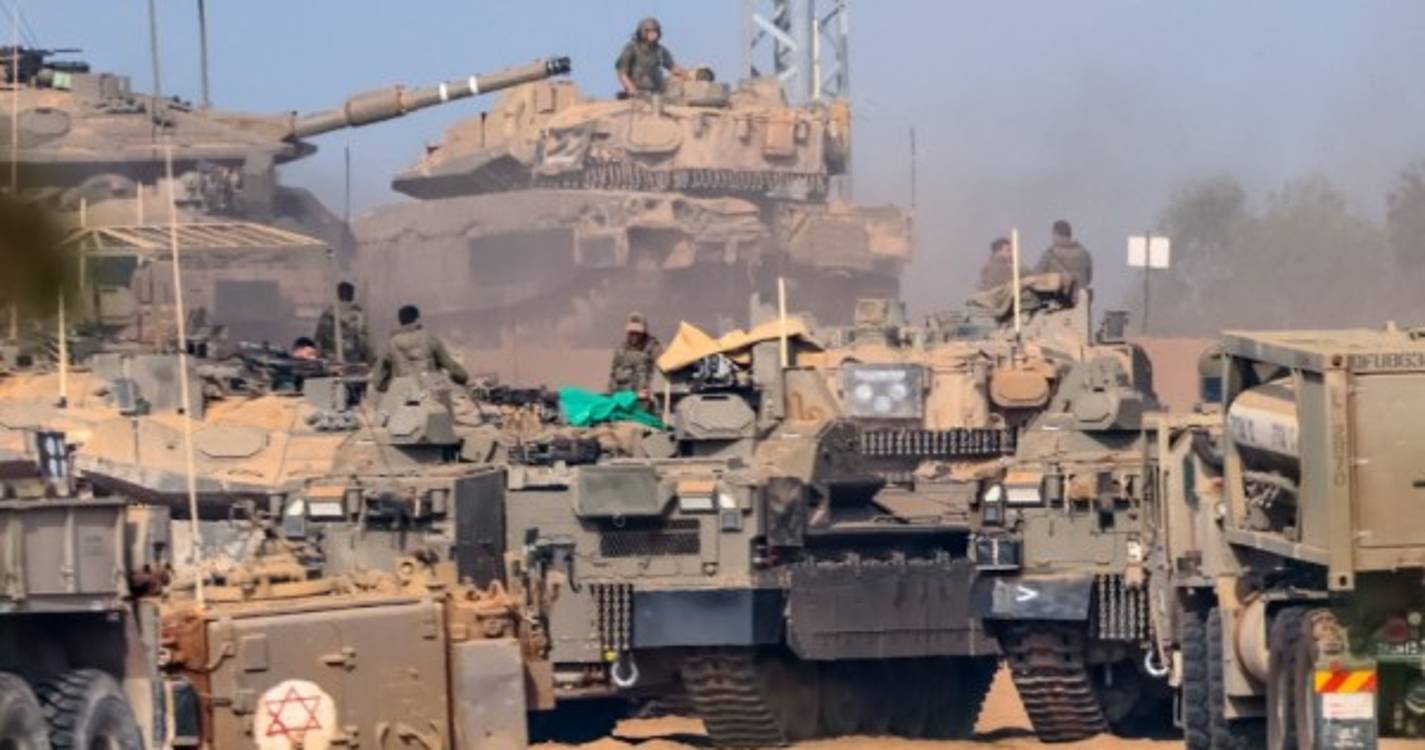 Israel: Ataques durante a noite matam dezenas de pessoas em Gaza