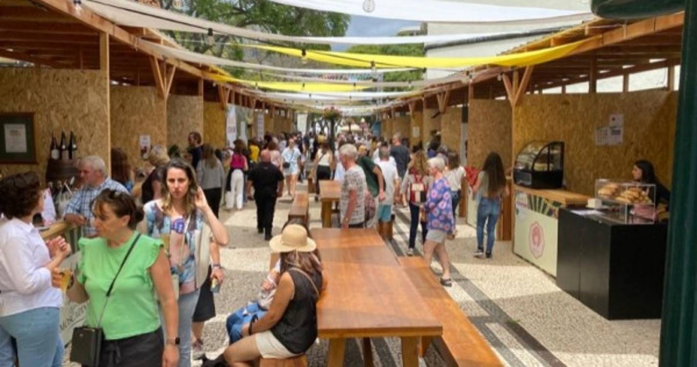 Já arrancou a Festa da Sidra na Avenida Arriaga