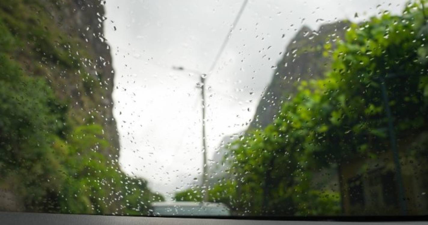 Domingo deve chover na Madeira, mas tempo quente deverá continuar até ao fim da próxima semana